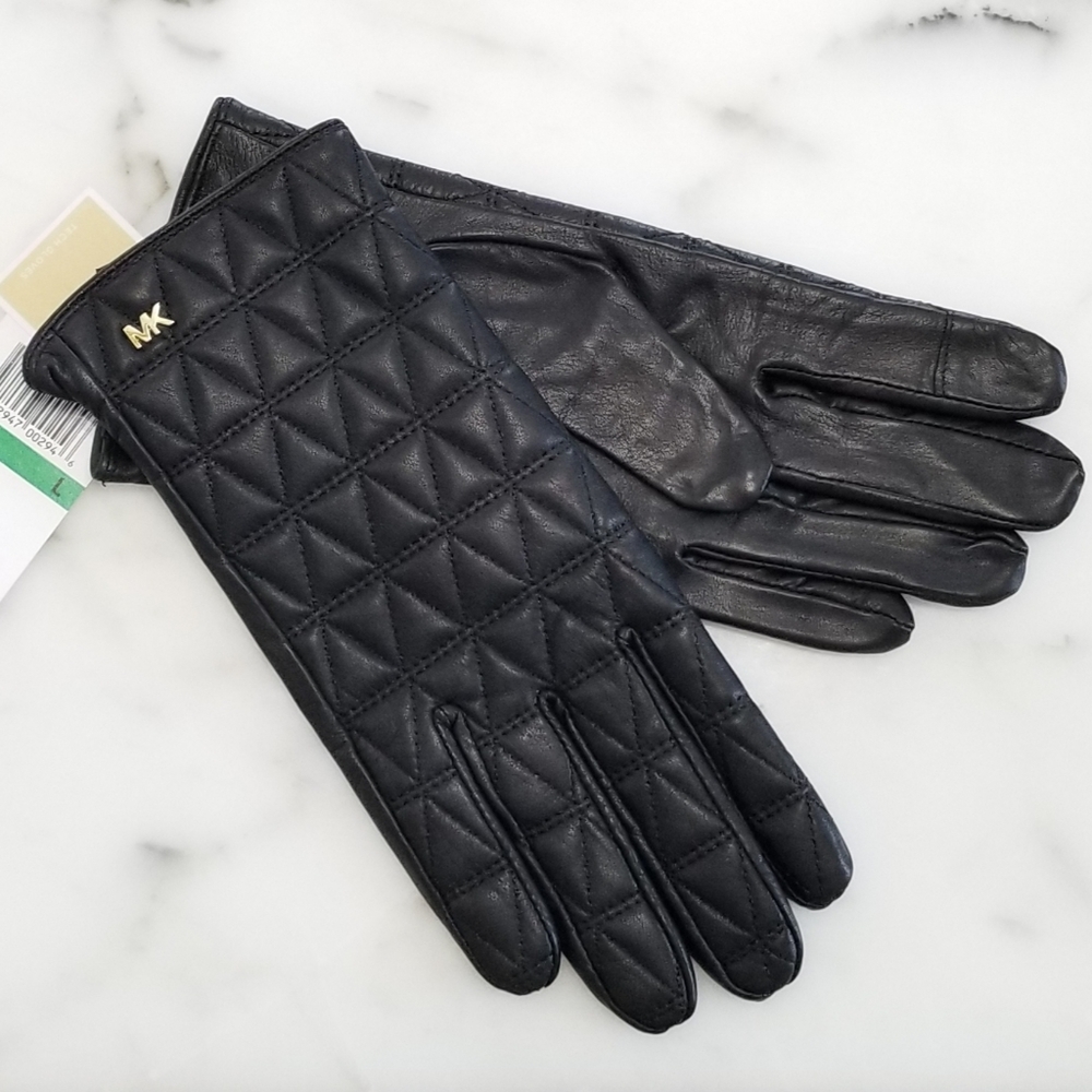 🛑SOLD•OUT!!!🛑 Michael Kors Geometric Quilted Leather Tech Gloves - Picture 1 of 3